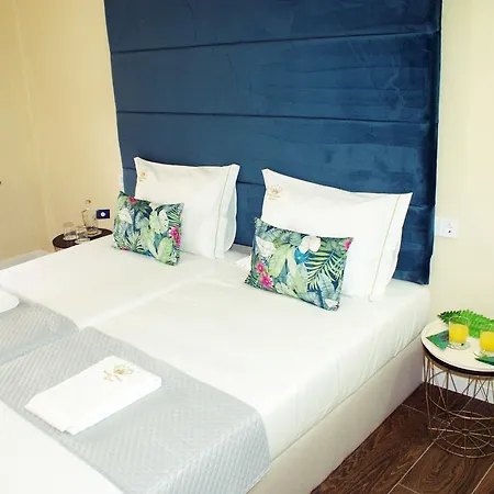 Garden Prince Suites Bed and breakfast